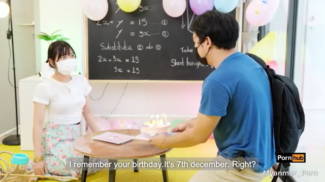 Video viral mahasiswa kasih kado ultah ke dosen cantik
